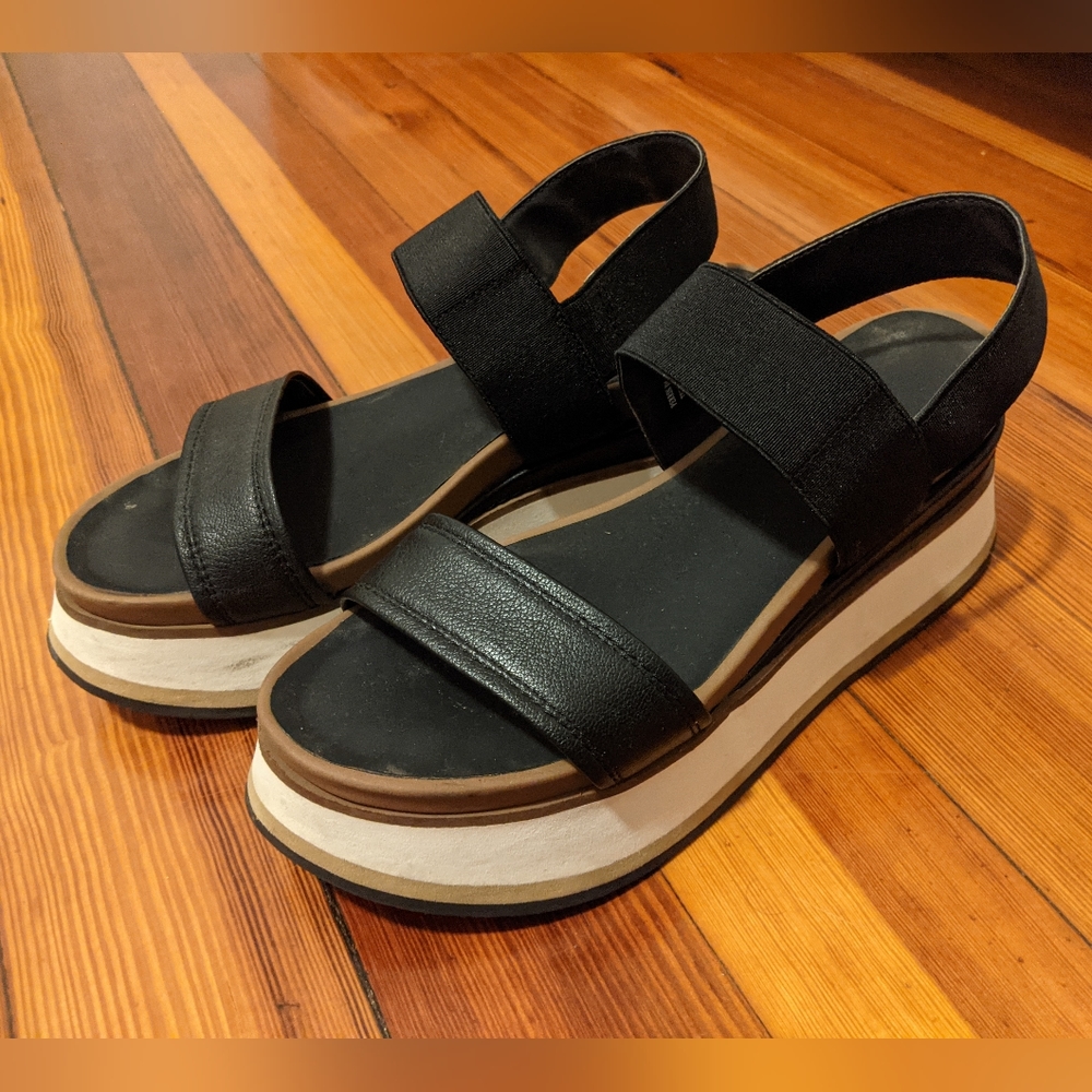 Crown vintage platform sandals